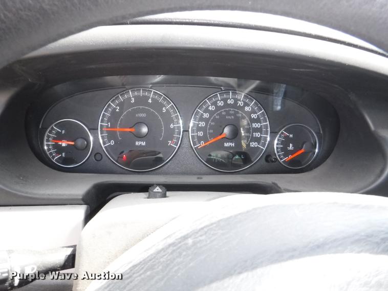 image for item K5932 2005 Chrysler Sebring Touring