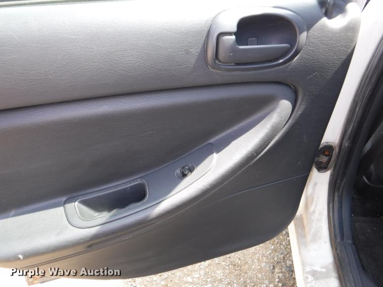 image for item K5933 2006 Dodge Stratus SXT