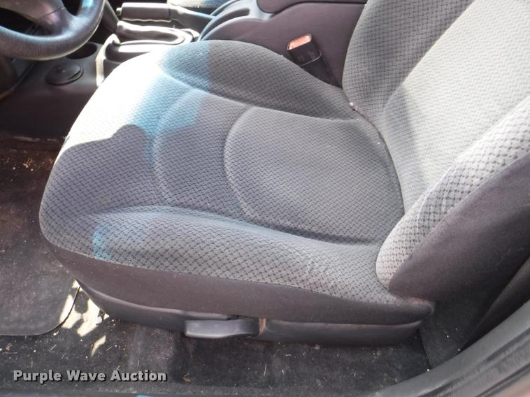 image for item K5933 2006 Dodge Stratus SXT