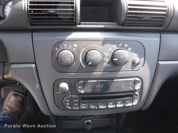 image for item K5933 2006 Dodge Stratus SXT