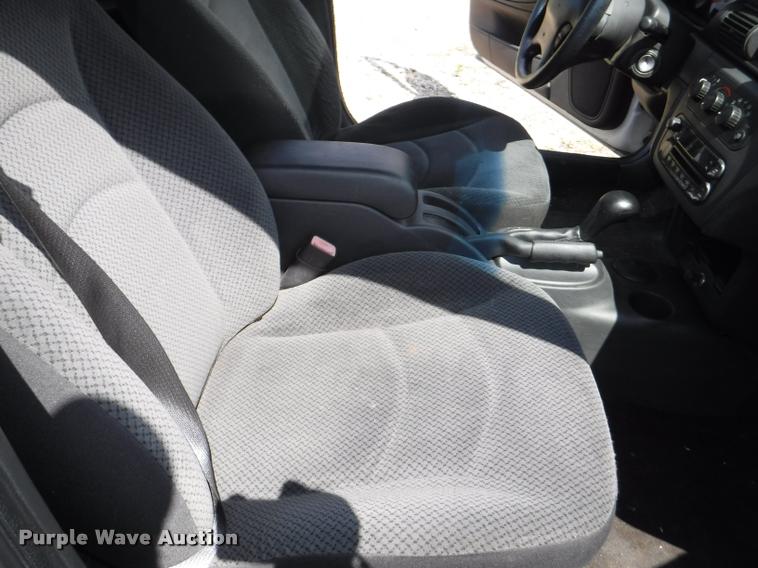 image for item K5933 2006 Dodge Stratus SXT