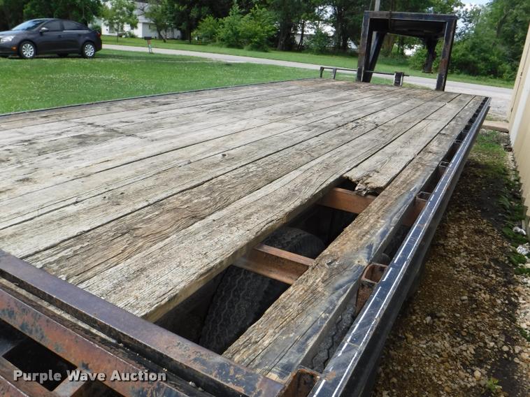 image for item K5942 1995 Titan equipment trailer