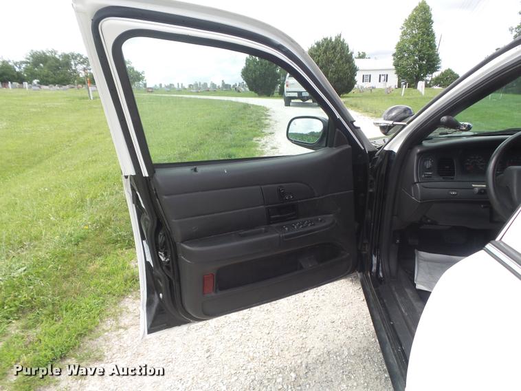 image for item K7581 2008 Ford Crown Victoria Police Interceptor