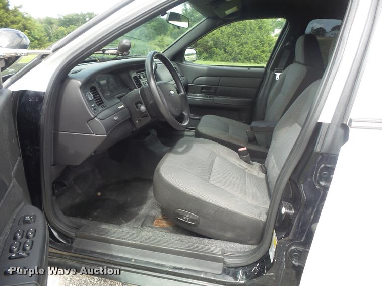 image for item K7581 2008 Ford Crown Victoria Police Interceptor