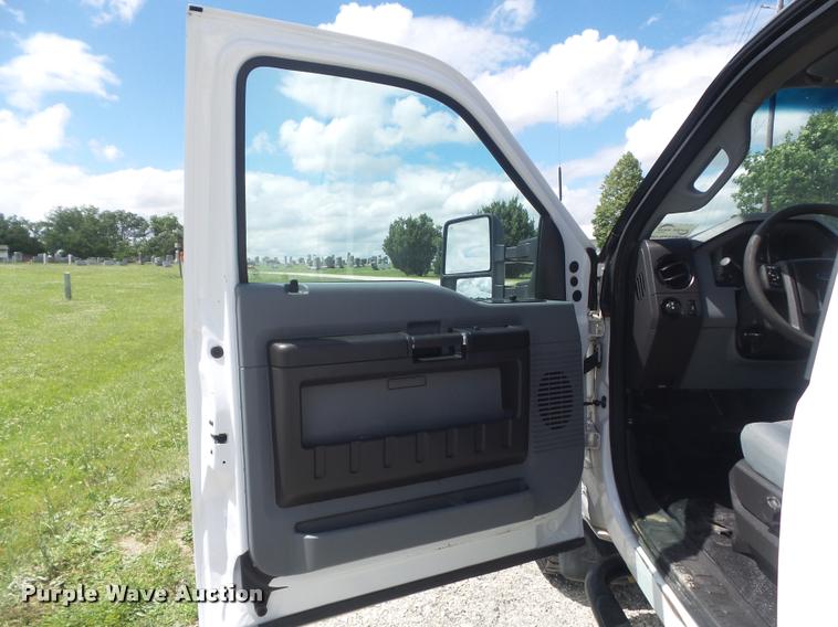 image for item K7582 2014 Ford F250 Super Duty XL pickup truck