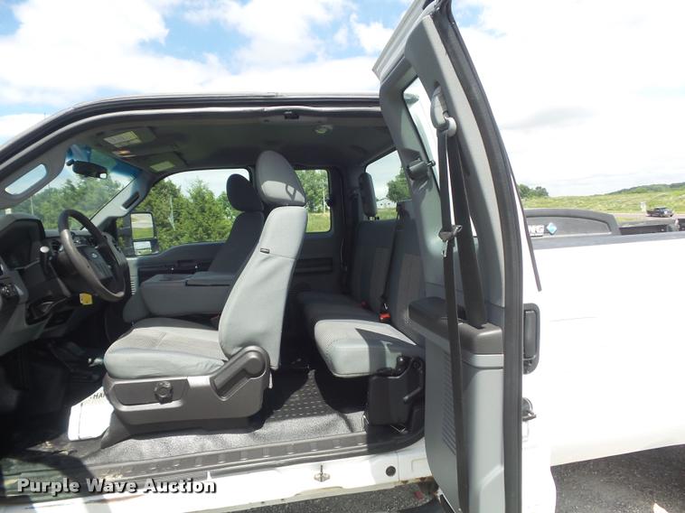 image for item K7582 2014 Ford F250 Super Duty XL pickup truck