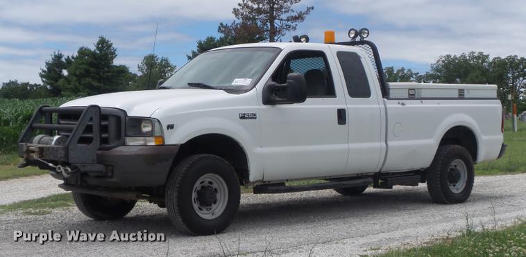 image for item K7585 2003 Ford F250 XLT Super Duty SuperCab pickup truck