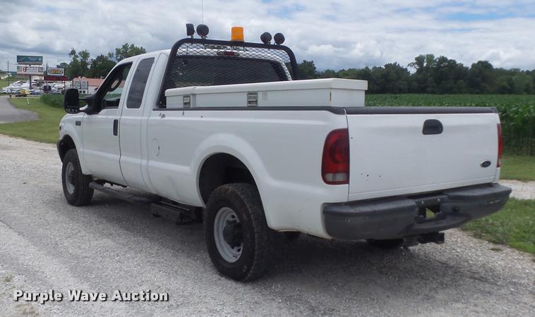 image for item K7585 2003 Ford F250 XLT Super Duty SuperCab pickup truck