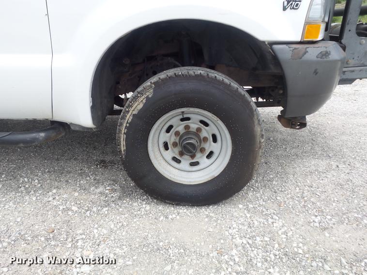 image for item K7585 2003 Ford F250 XLT Super Duty SuperCab pickup truck