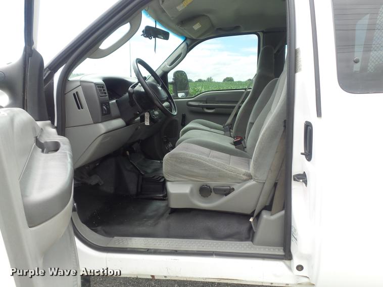 image for item K7585 2003 Ford F250 XLT Super Duty SuperCab pickup truck