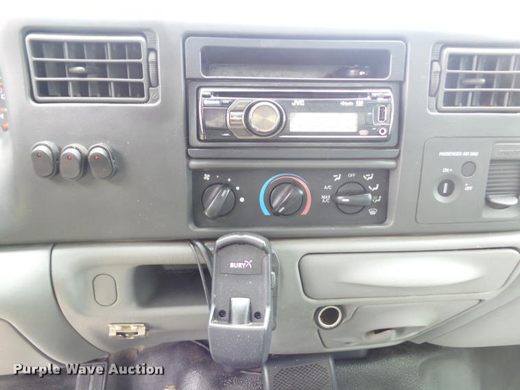 image for item K7585 2003 Ford F250 XLT Super Duty SuperCab pickup truck