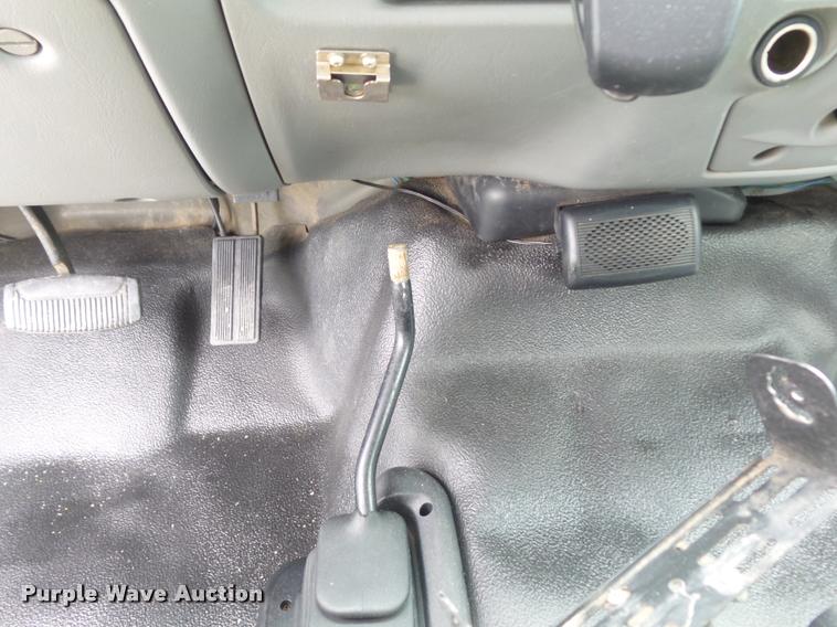 image for item K7585 2003 Ford F250 XLT Super Duty SuperCab pickup truck