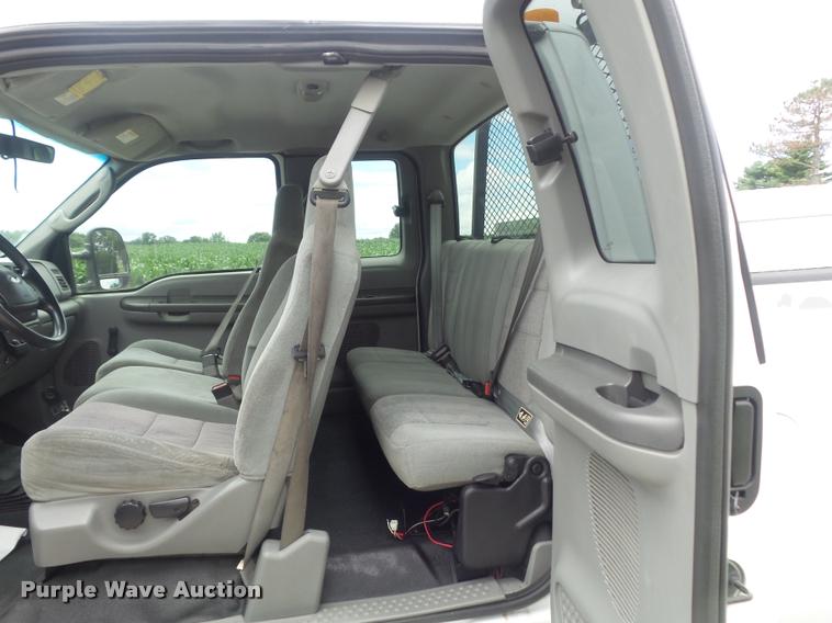 image for item K7585 2003 Ford F250 XLT Super Duty SuperCab pickup truck