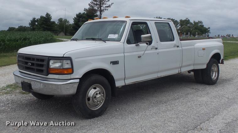 image for item K7587 1997 Ford F350 XL Crew Cab pickup truck