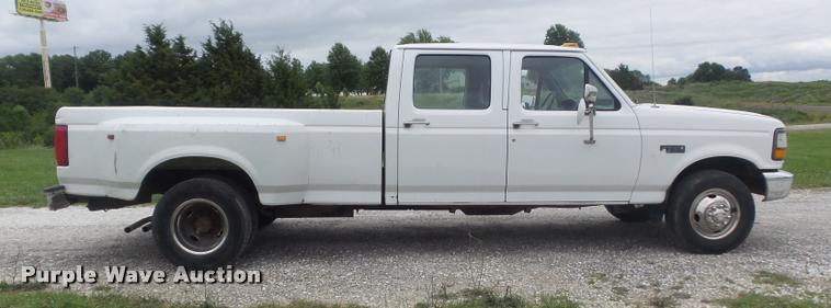 image for item K7587 1997 Ford F350 XL Crew Cab pickup truck
