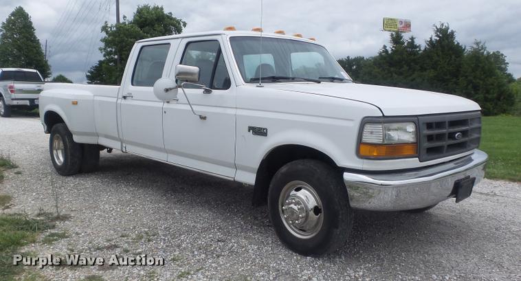 image for item K7587 1997 Ford F350 XL Crew Cab pickup truck