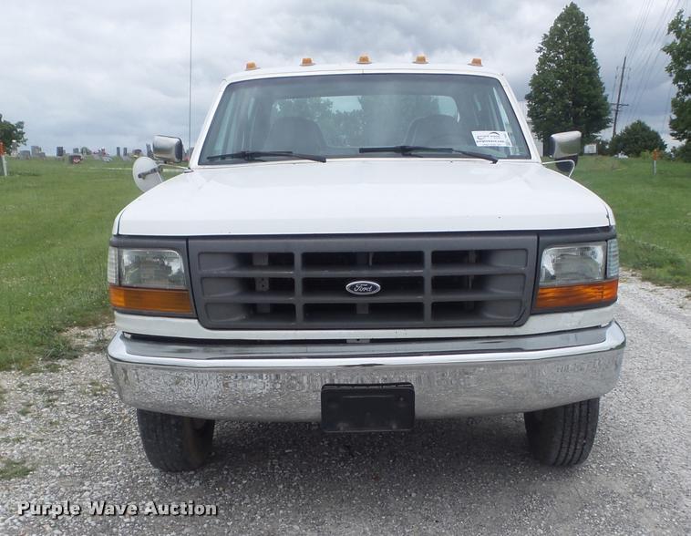 image for item K7587 1997 Ford F350 XL Crew Cab pickup truck