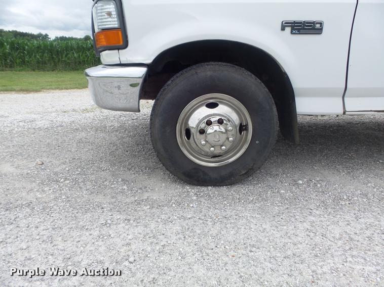 image for item K7587 1997 Ford F350 XL Crew Cab pickup truck