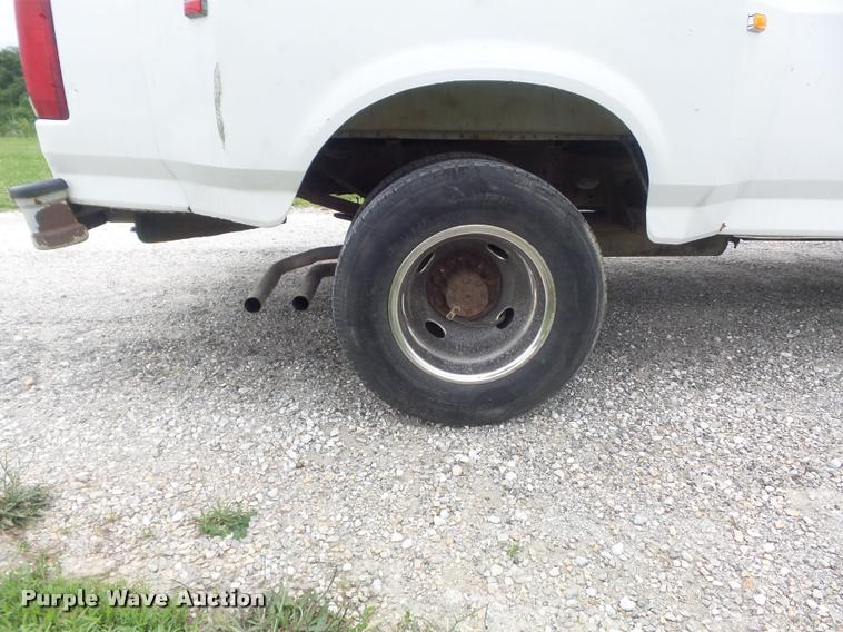 image for item K7587 1997 Ford F350 XL Crew Cab pickup truck