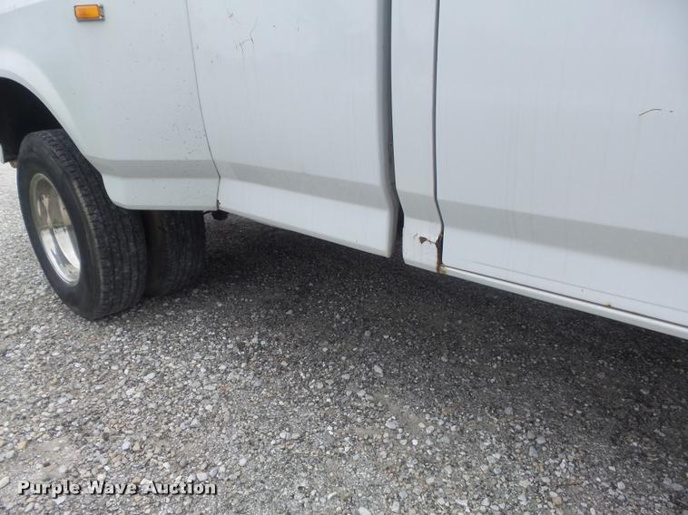 image for item K7587 1997 Ford F350 XL Crew Cab pickup truck