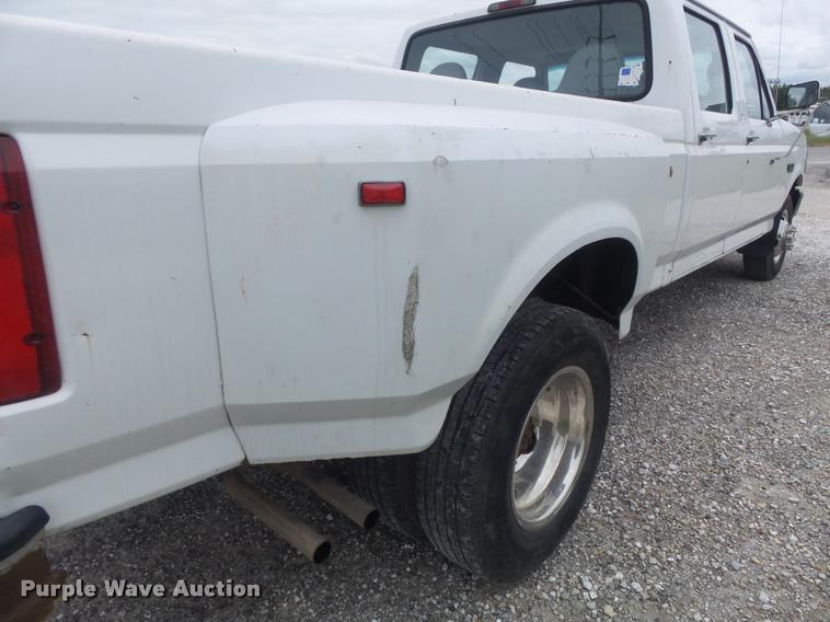 image for item K7587 1997 Ford F350 XL Crew Cab pickup truck