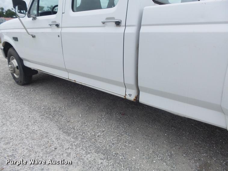 image for item K7587 1997 Ford F350 XL Crew Cab pickup truck