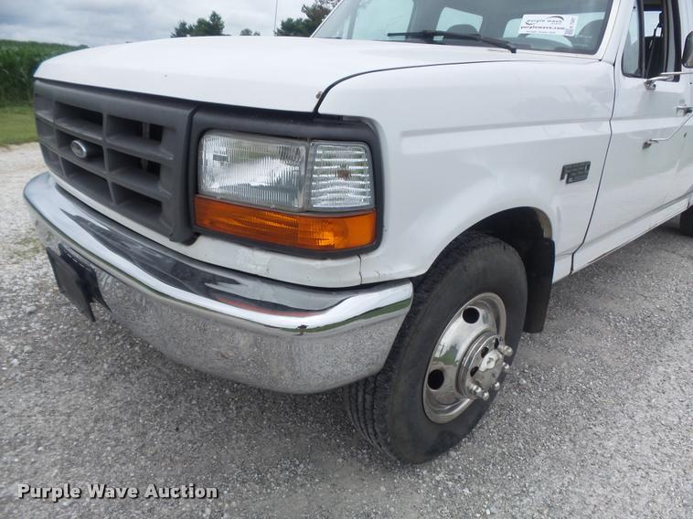image for item K7587 1997 Ford F350 XL Crew Cab pickup truck