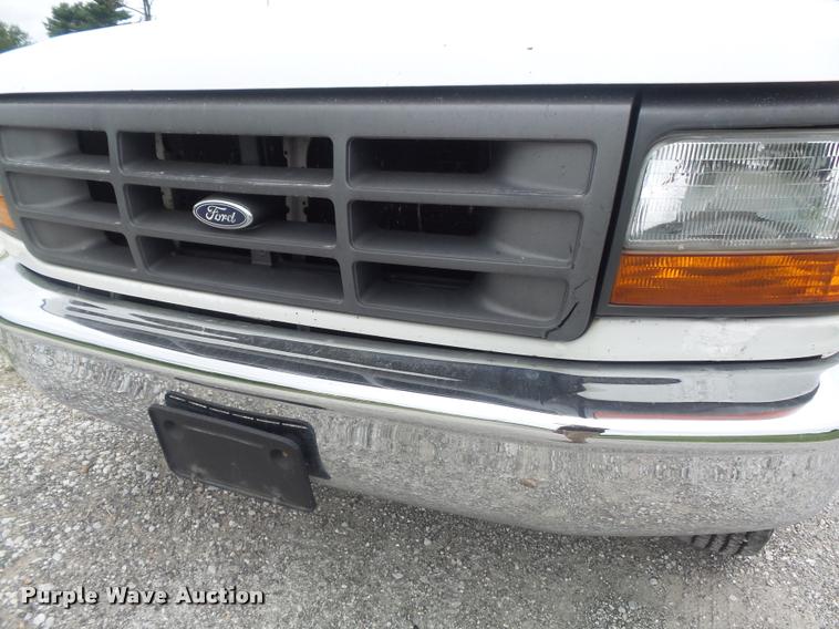 image for item K7587 1997 Ford F350 XL Crew Cab pickup truck