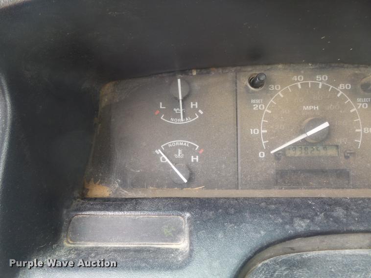 image for item K7587 1997 Ford F350 XL Crew Cab pickup truck