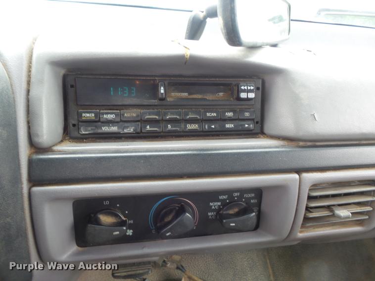 image for item K7587 1997 Ford F350 XL Crew Cab pickup truck