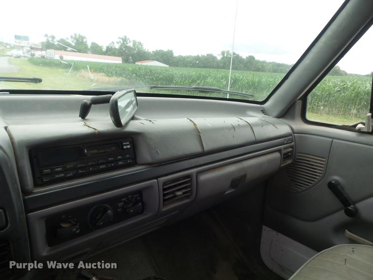 image for item K7587 1997 Ford F350 XL Crew Cab pickup truck