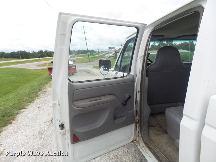 image for item K7587 1997 Ford F350 XL Crew Cab pickup truck