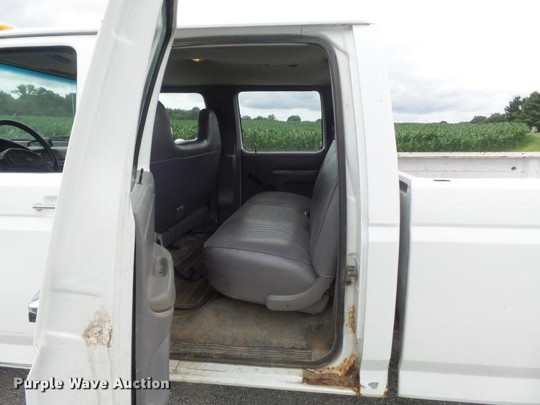 image for item K7587 1997 Ford F350 XL Crew Cab pickup truck