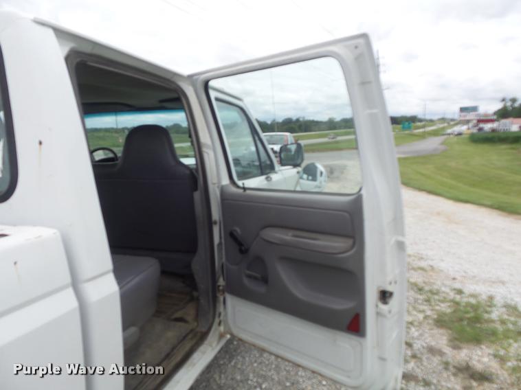 image for item K7587 1997 Ford F350 XL Crew Cab pickup truck