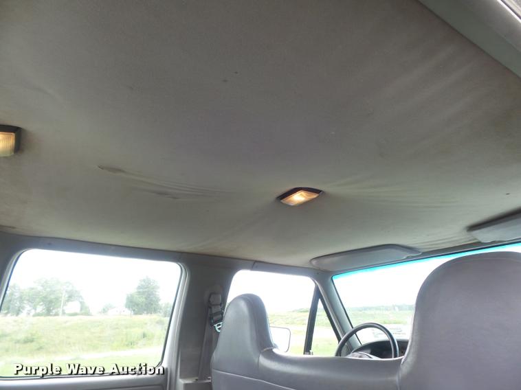 image for item K7587 1997 Ford F350 XL Crew Cab pickup truck