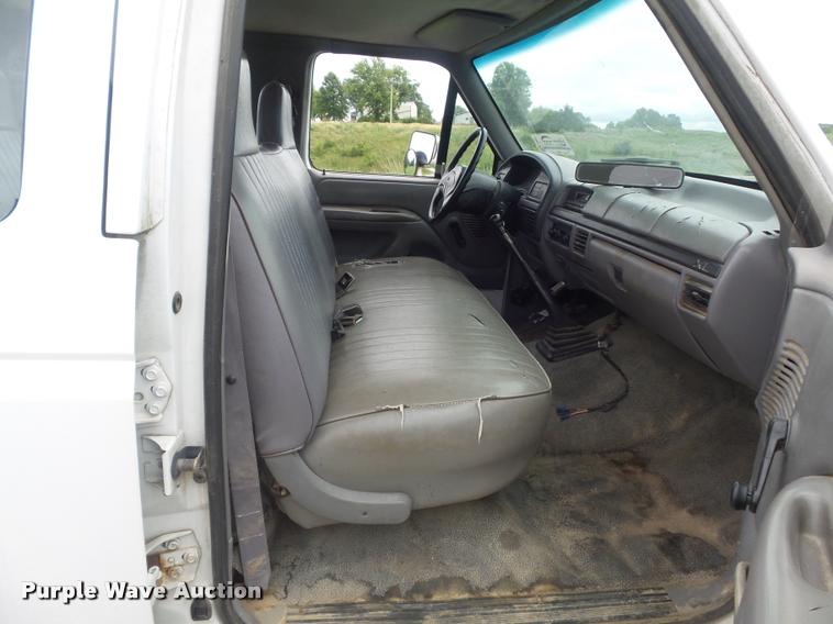 image for item K7587 1997 Ford F350 XL Crew Cab pickup truck