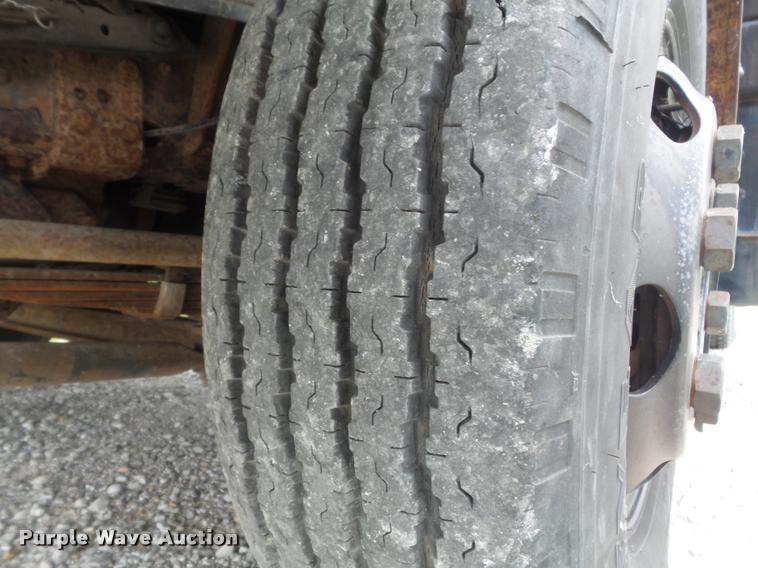 image for item K7591 1994 Isuzu NPR flatbed truck