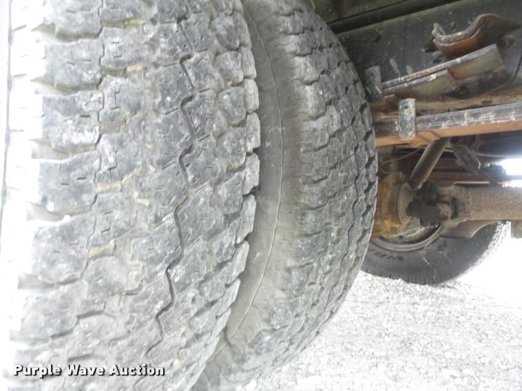 image for item K7591 1994 Isuzu NPR flatbed truck