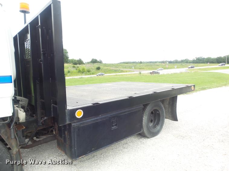 image for item K7591 1994 Isuzu NPR flatbed truck