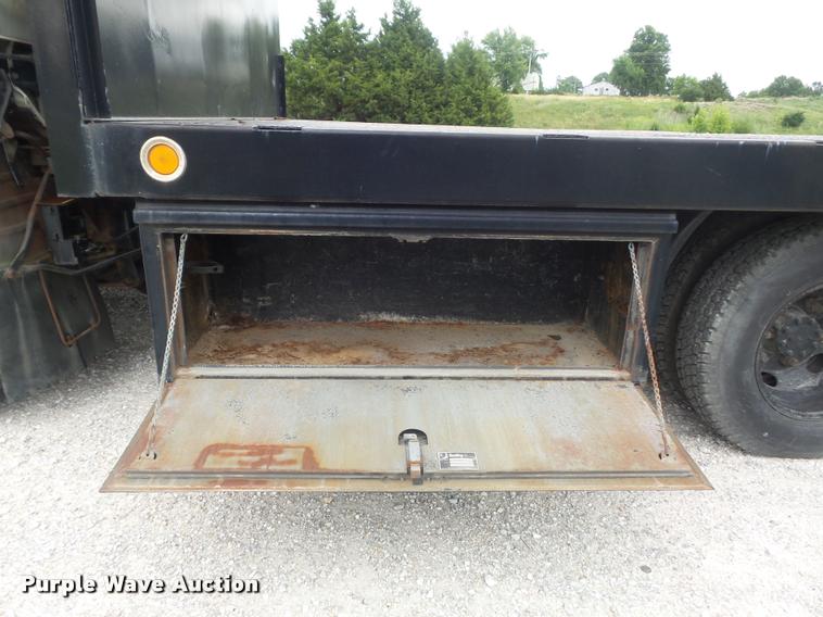 image for item K7591 1994 Isuzu NPR flatbed truck