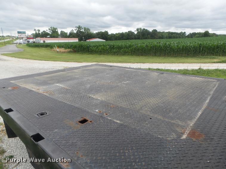 image for item K7591 1994 Isuzu NPR flatbed truck