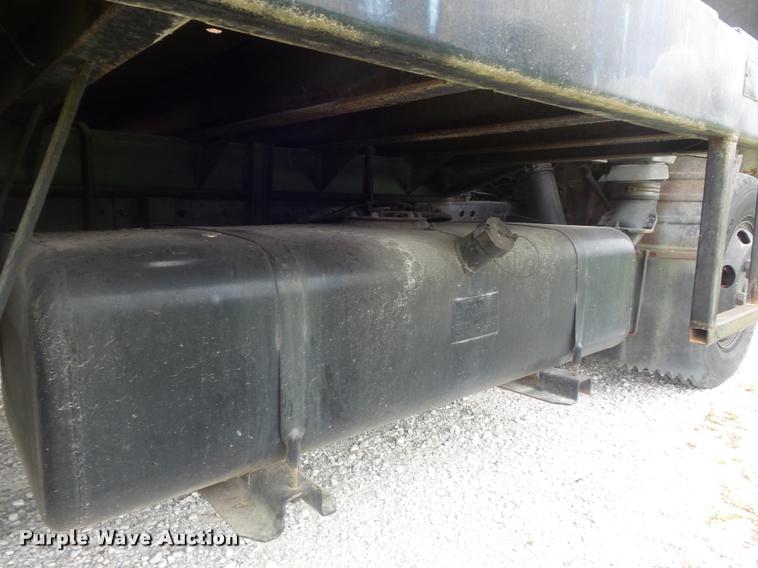 image for item K7591 1994 Isuzu NPR flatbed truck