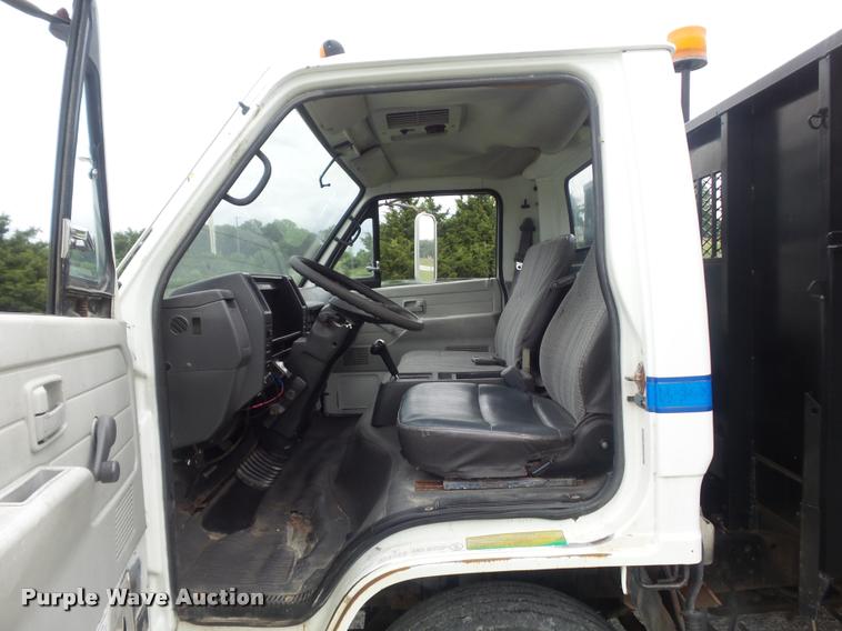 image for item K7591 1994 Isuzu NPR flatbed truck