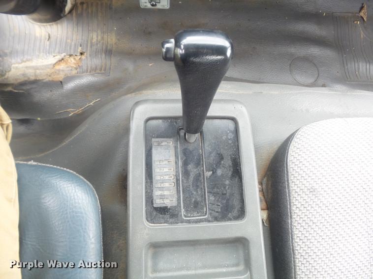 image for item K7591 1994 Isuzu NPR flatbed truck