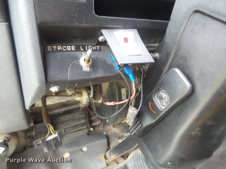 image for item K7591 1994 Isuzu NPR flatbed truck