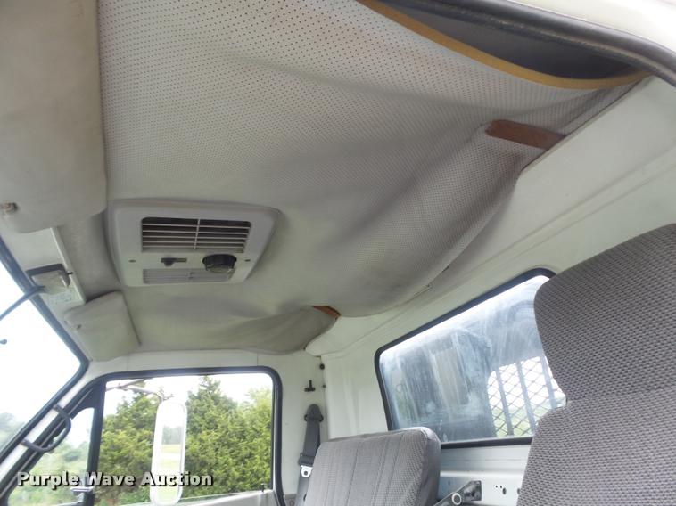 image for item K7591 1994 Isuzu NPR flatbed truck