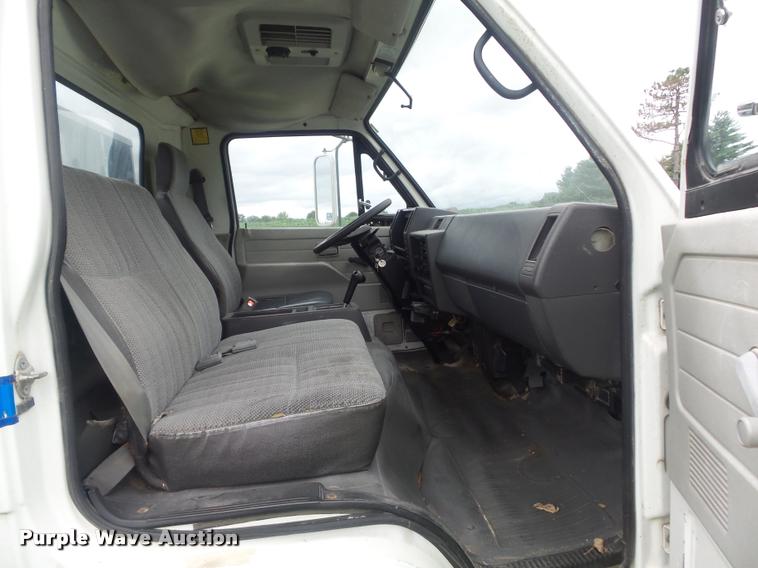 image for item K7591 1994 Isuzu NPR flatbed truck