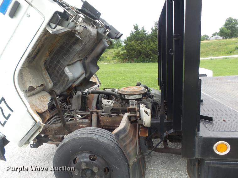 image for item K7591 1994 Isuzu NPR flatbed truck