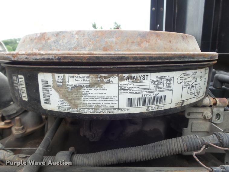 image for item K7591 1994 Isuzu NPR flatbed truck