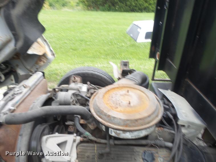 image for item K7591 1994 Isuzu NPR flatbed truck